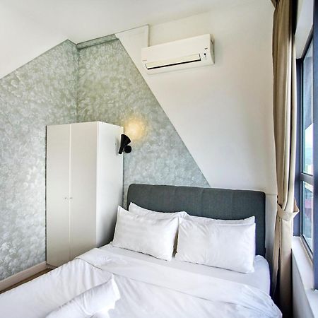 Arte Plus Klcc Designer Suites By Cobnb 吉隆坡 外观 照片